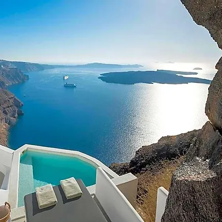 Aqua Luxury By Nomee Hospitality Group