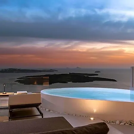 Aqua Luxury By Nomee Hospitality Group